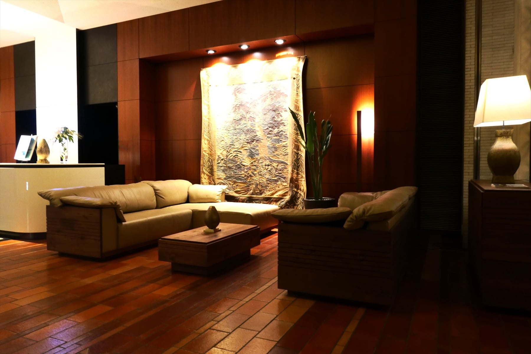 名古屋観光ホテル 1Fロビーに家具を展示しました。